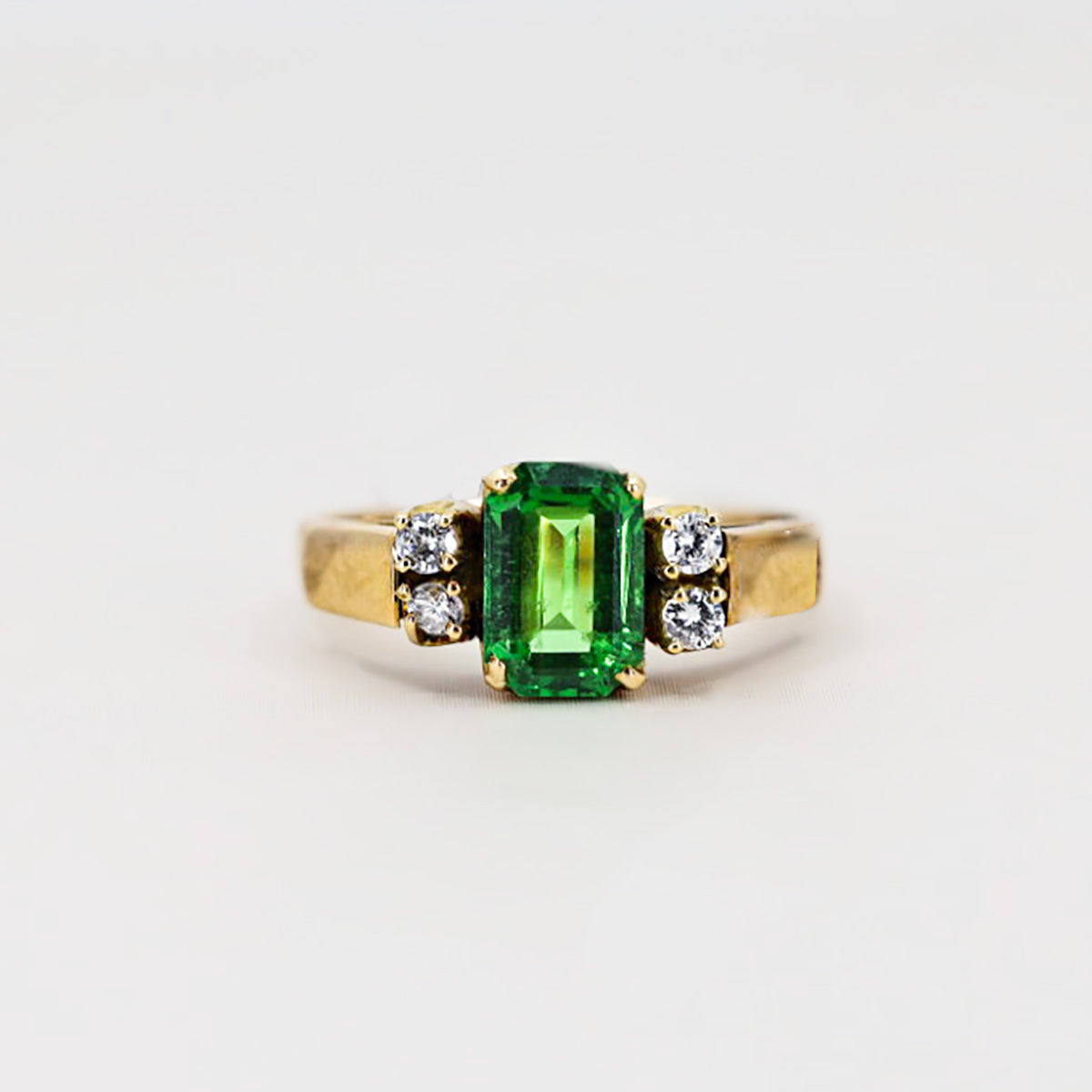 18k Tsavorite Ring