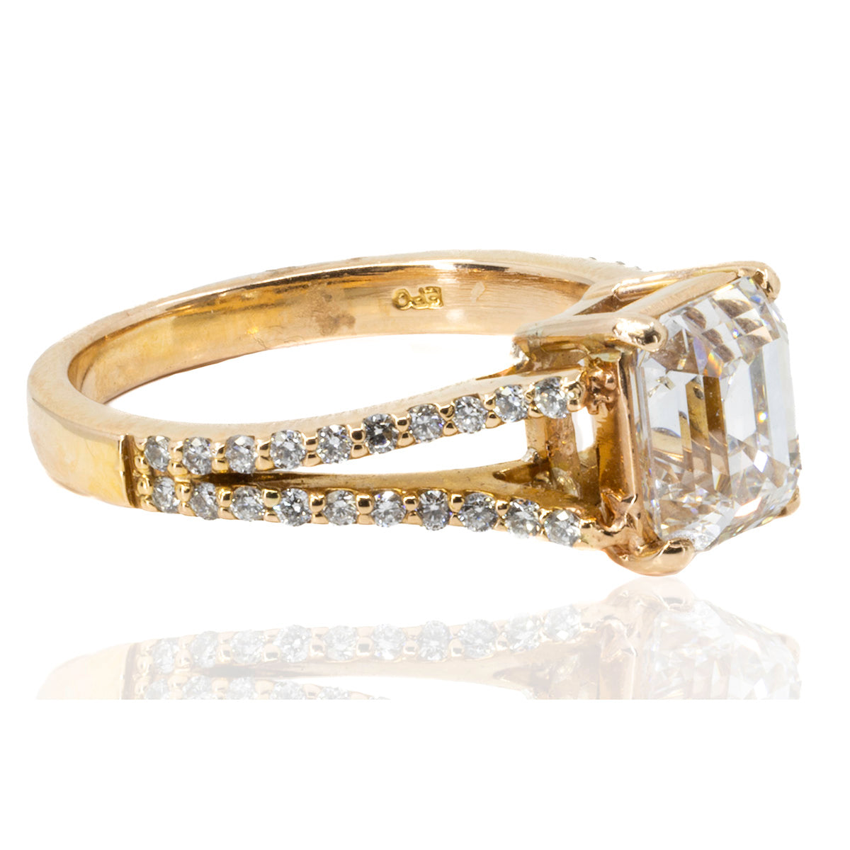 2.02 Emerald Cut K VS2 GIA Ring