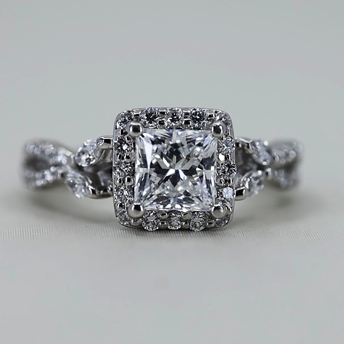 1.00 F VVS1 PR GIA Ring