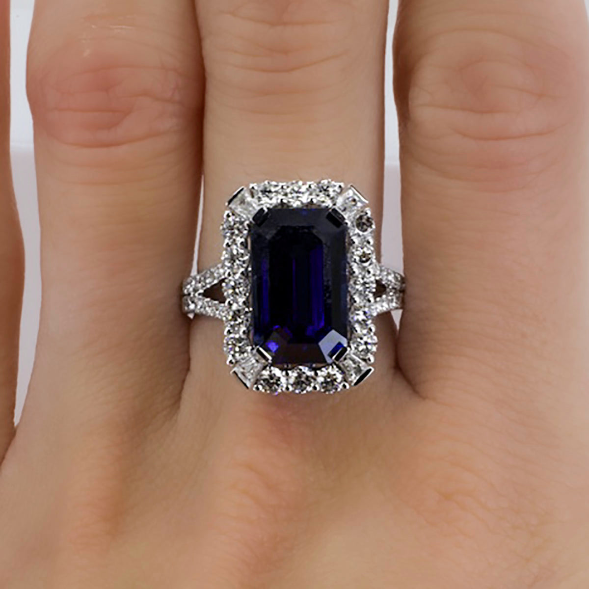 18k 9.95 Carat Sapphire Ring
