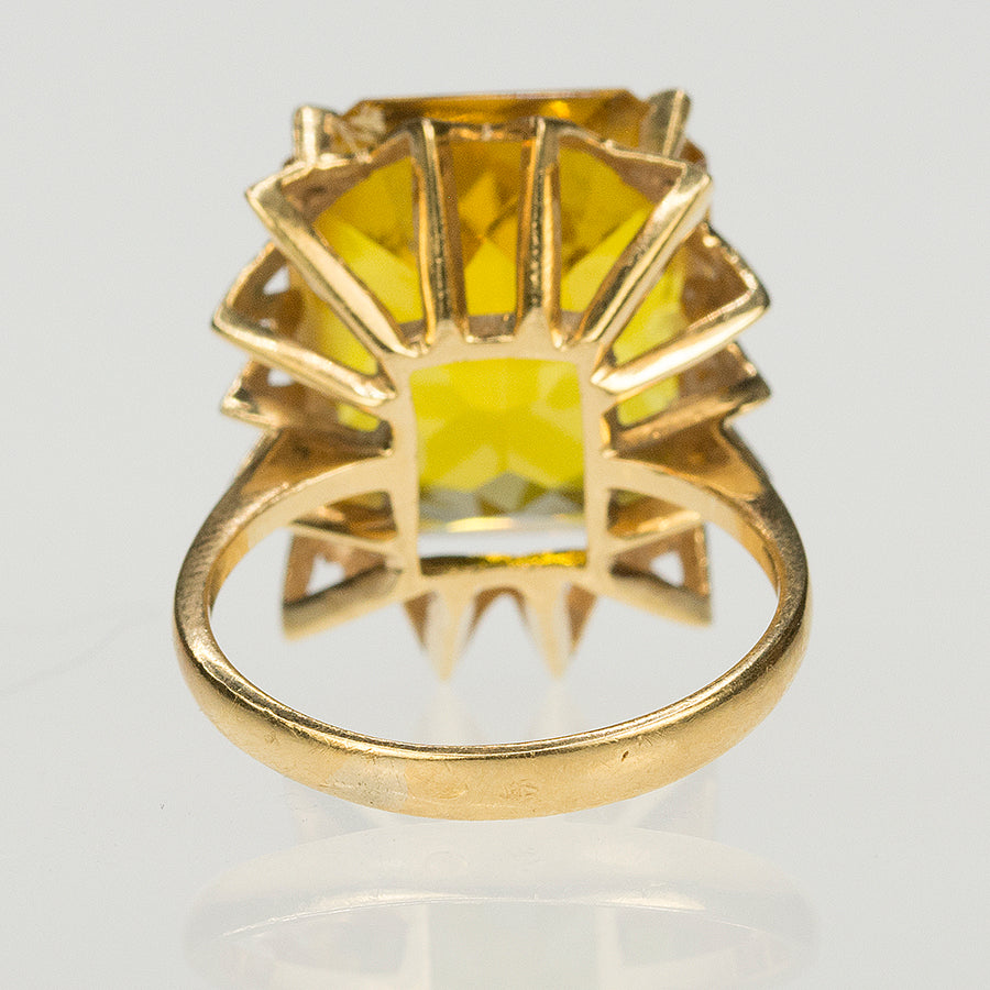 18k Topaz Ring