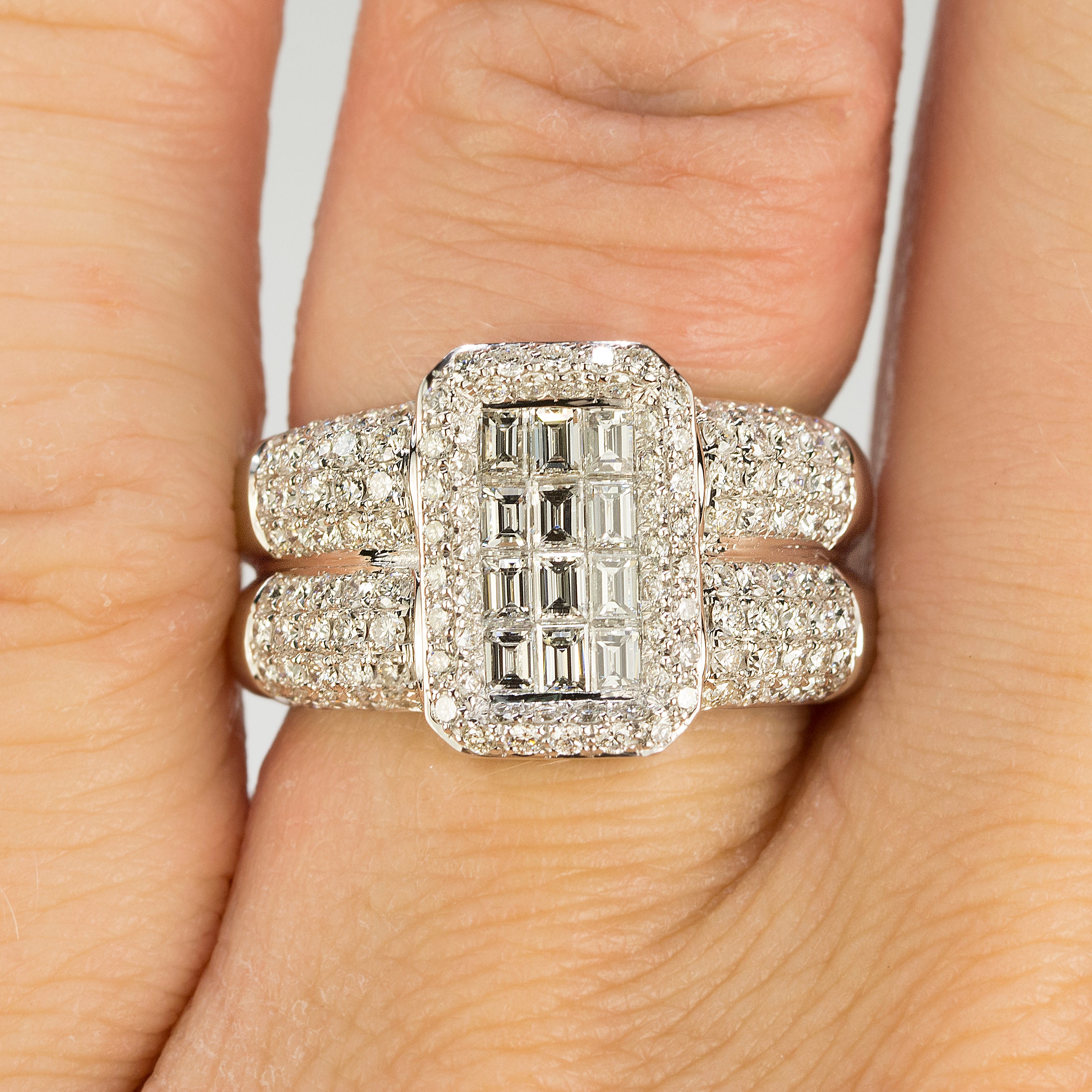 Oliva Diamond Ring