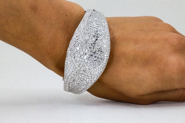 18k DIamond Bangle