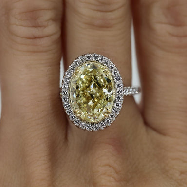 5.80 Ct Light Yellow Oval Ring