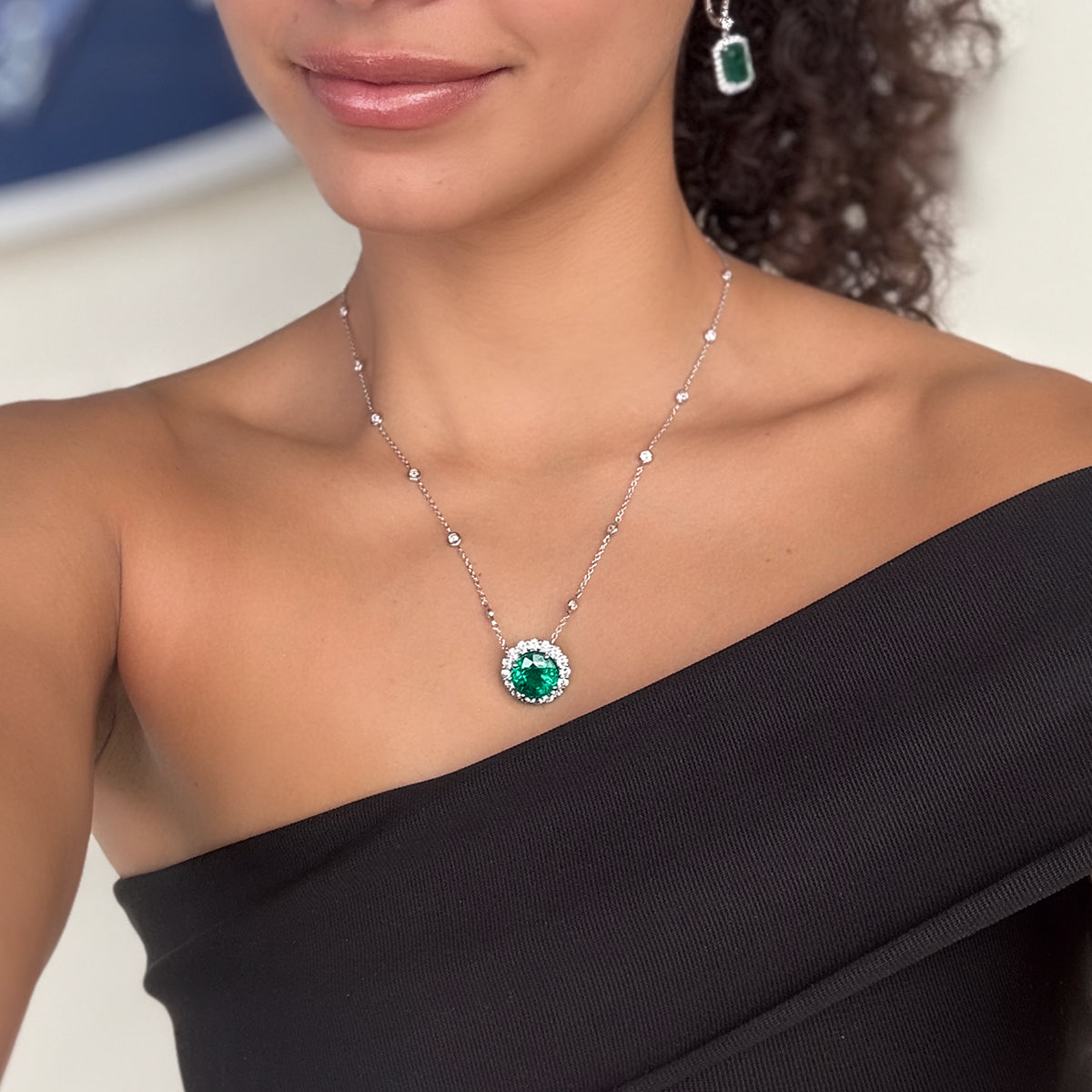 18k Emerald Necklace