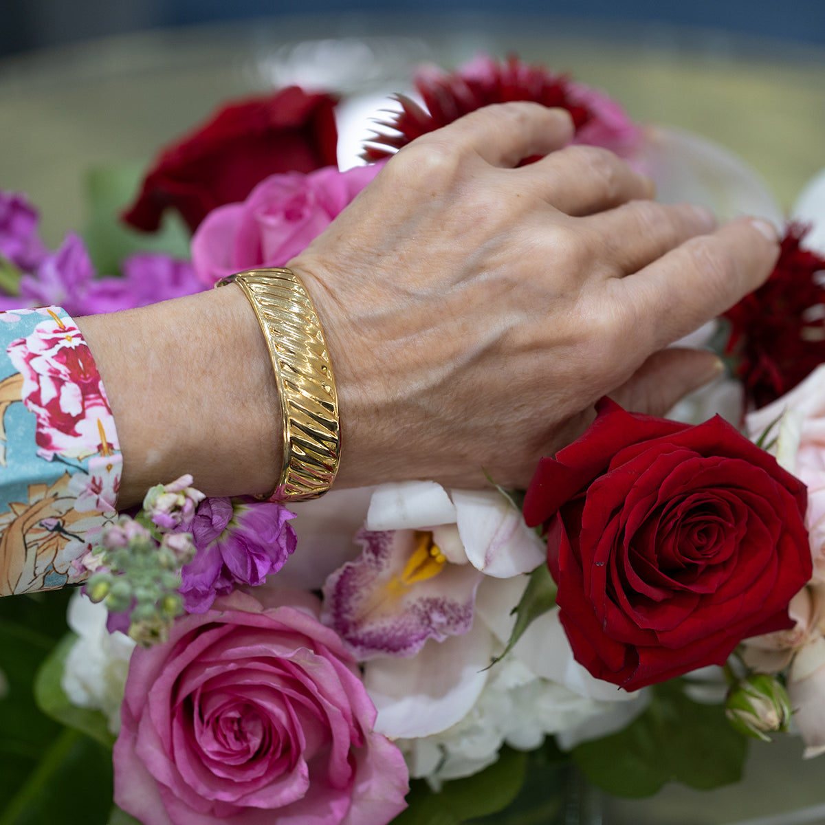 14k Italian Hinged Bangle