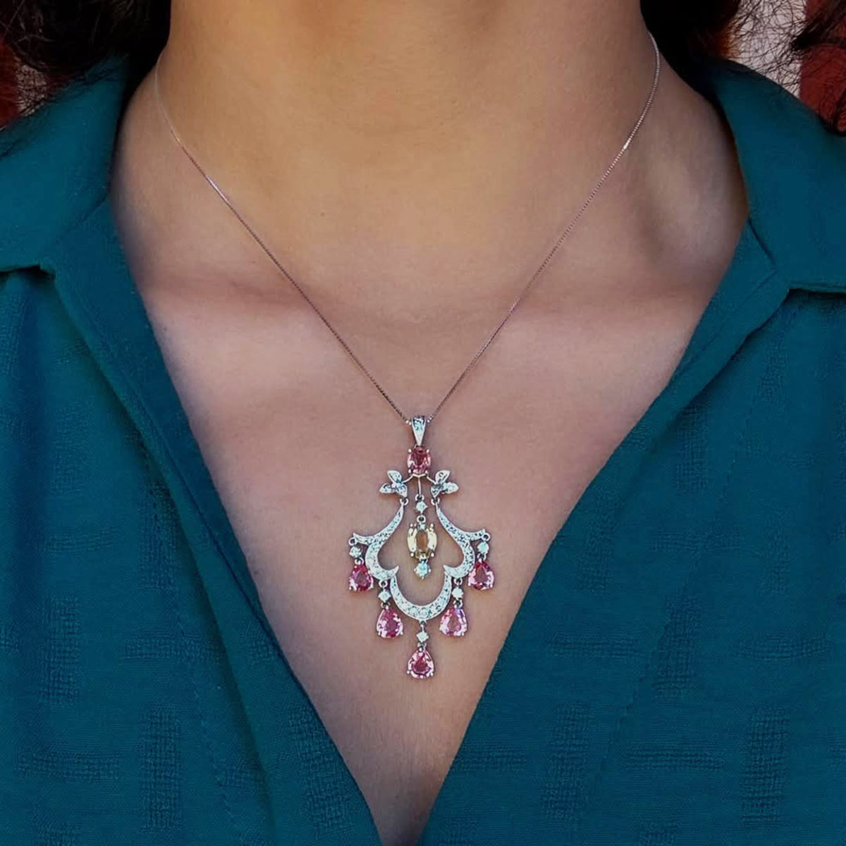 18k Sapphire Peandant on Platinum Chain