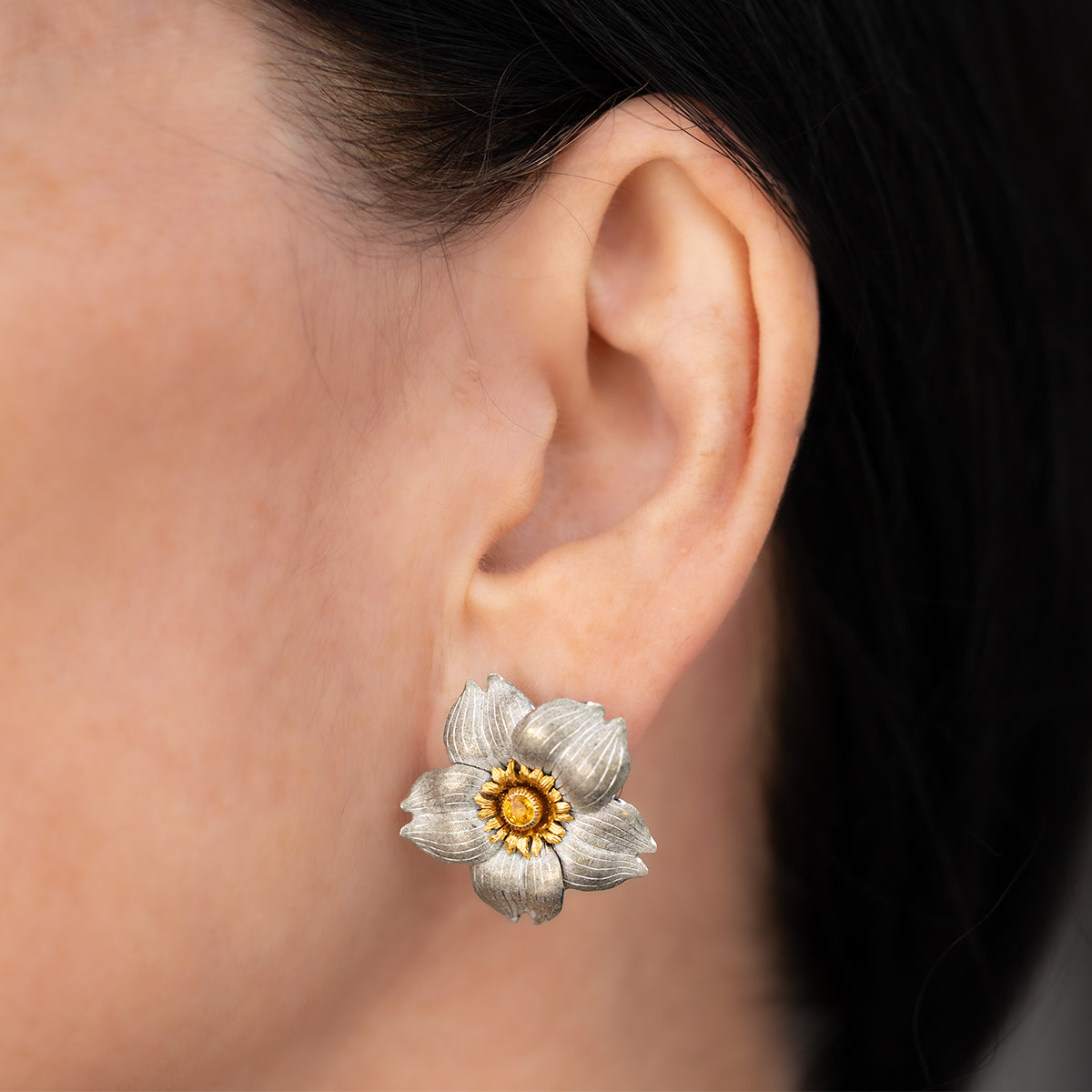 18k Buccellati Flower Earrings