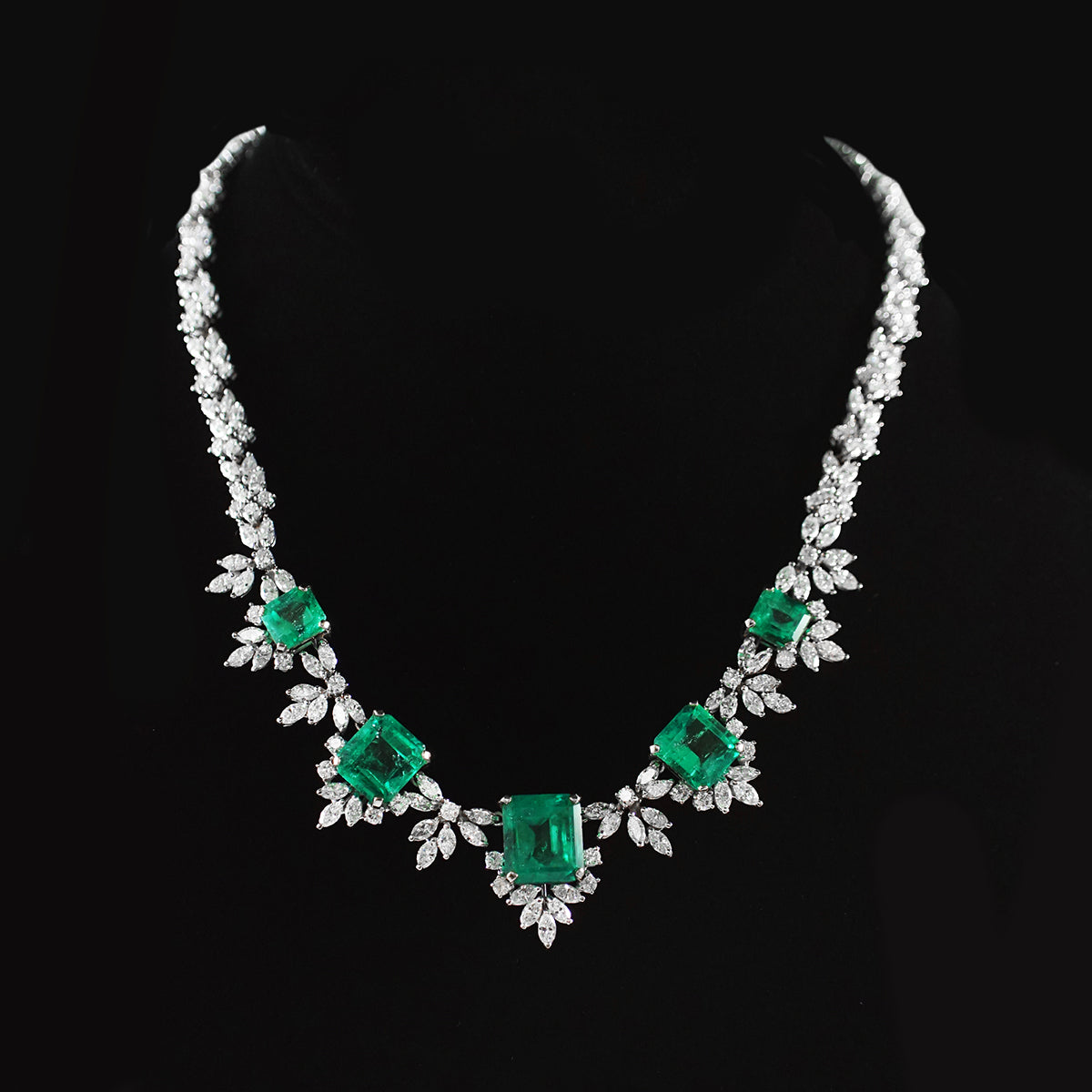 18k Emerald Necklace