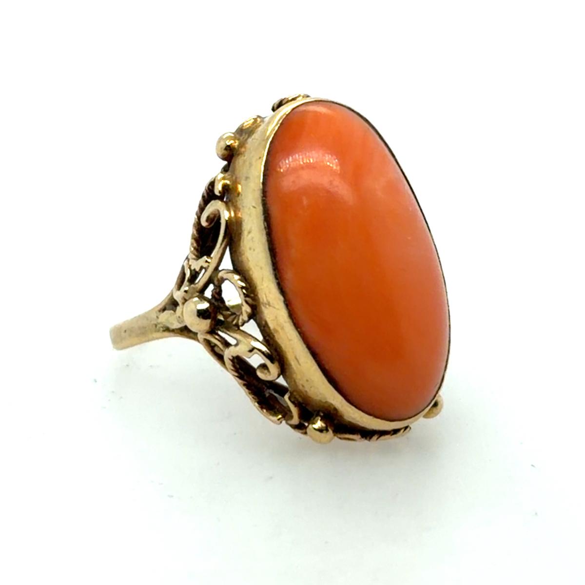 Mid Century 14k Yellow Gold Coral Ring