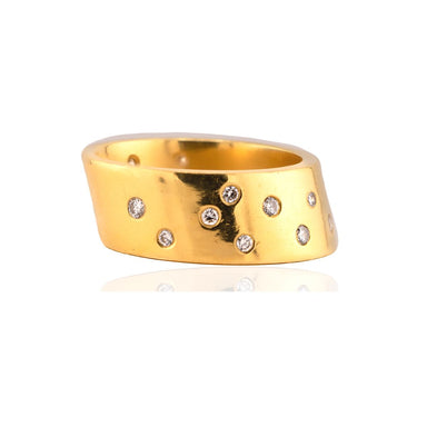22k Gold Band Ring with 0.37 Carat Diamonds