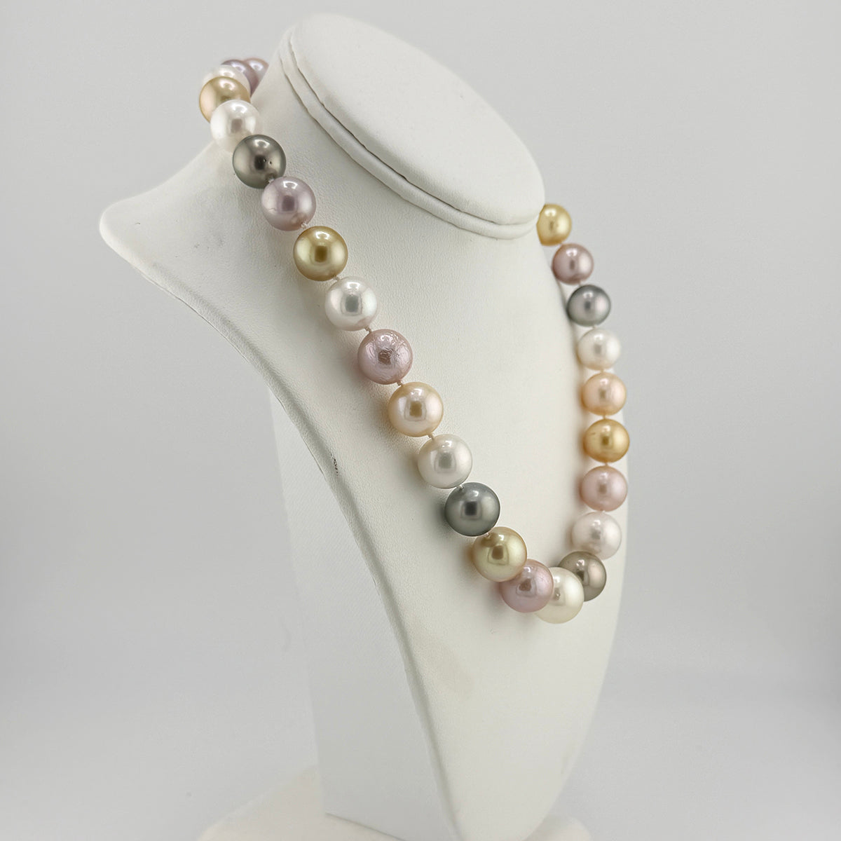 Multi Color Pearl Necklace