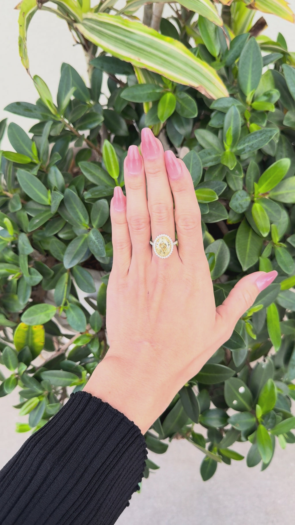 5.80 Ct Light Yellow Oval Ring