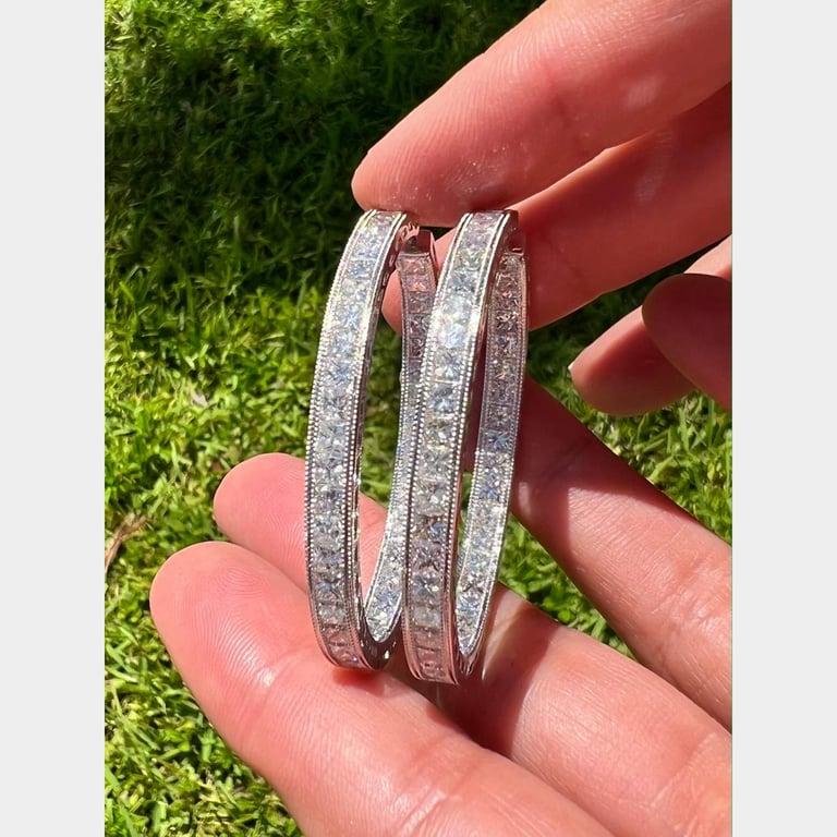 18k 12,76 Carat Hoops