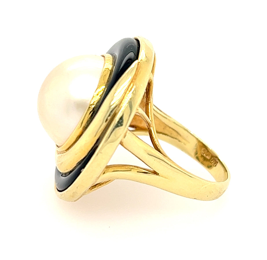 Stunning Onyx and Mabe Pearl Ring