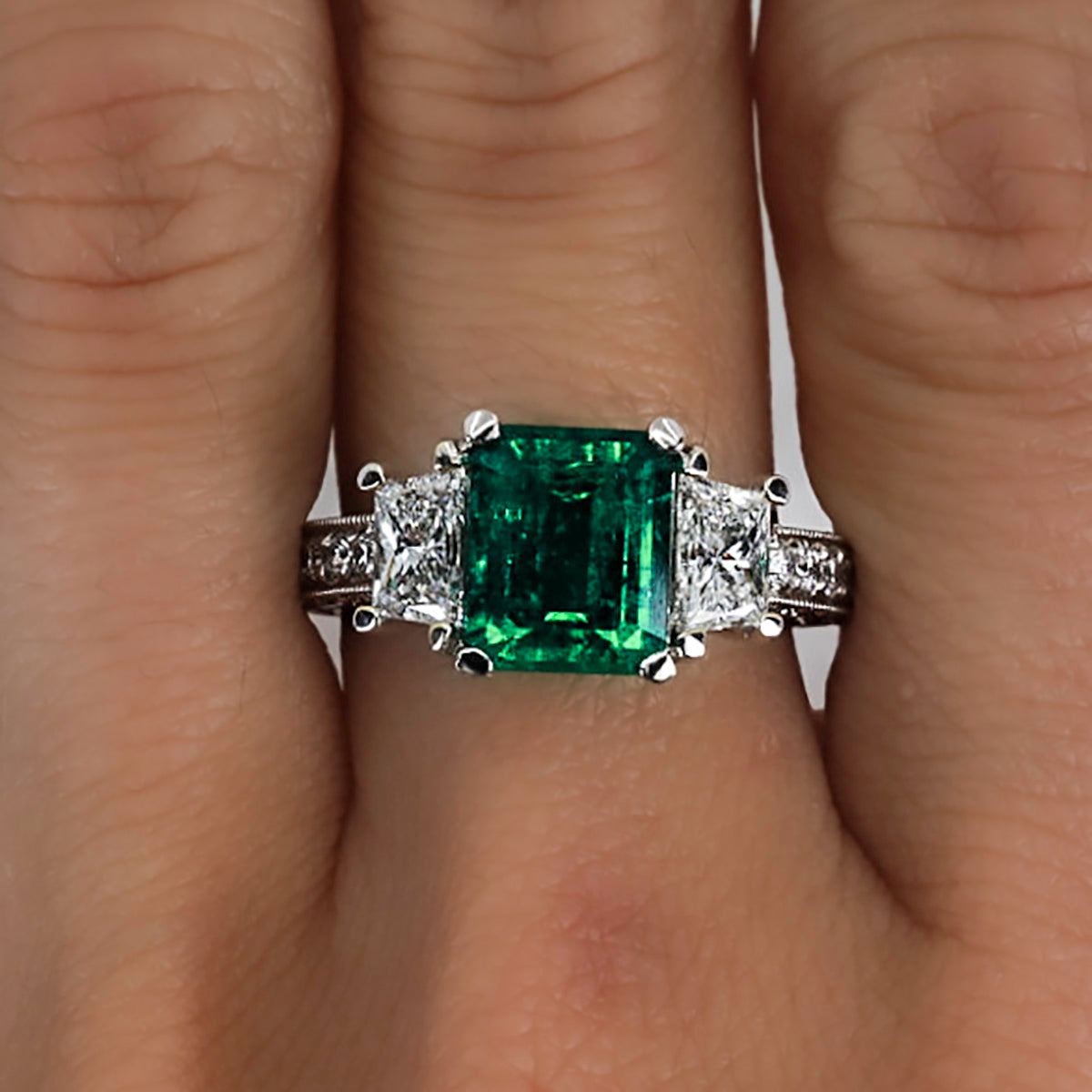 18k Colombian Emerald Ring