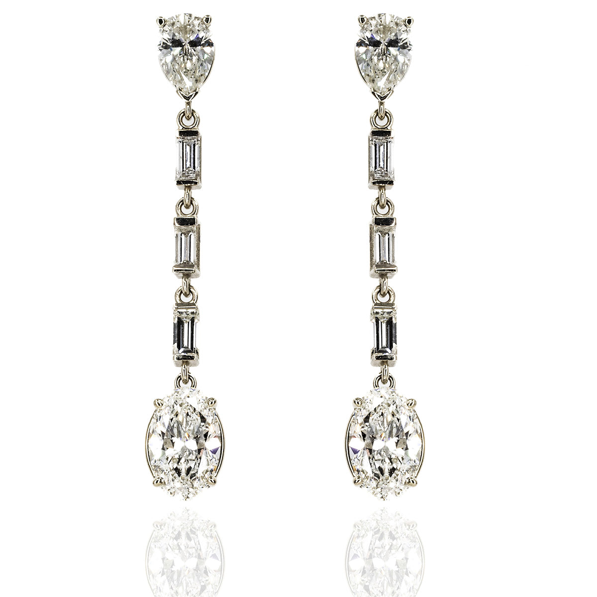 !8k Dangling Diamond Earrings